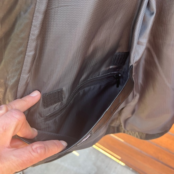 Wilson’s Men’s real leather black jacket, long. Size large - Picture 9 of 13